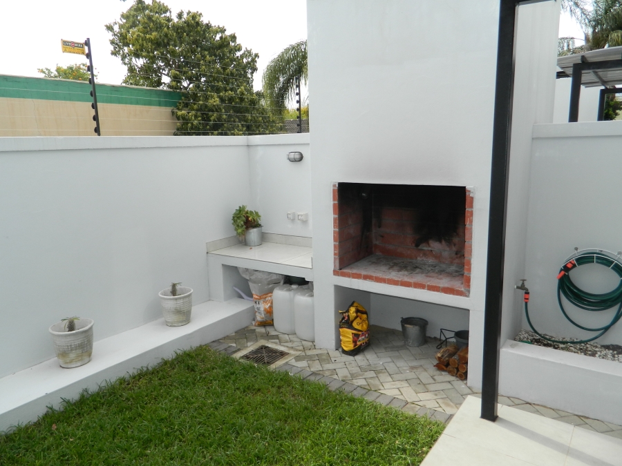 2 Bedroom Property for Sale in Paarl North Western Cape